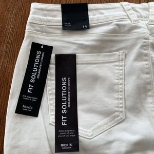 NWT. Women’s shorts
